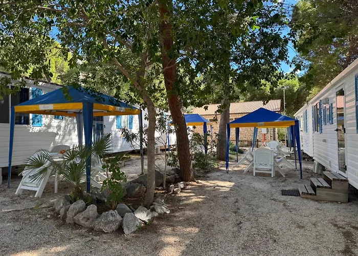 Hotel sulla spiaggia: Happy Camp Mobile Homes In El-Bahira Camping Village