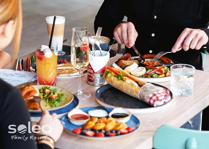 Villa: Soleo Family Resort - Domki W Rewalu 3 Min Od Morza - 3 Baseny, 5 Jacuzzi, Sauna, Animacje, Malpi Gaj, 3 Sale Zabaw, 4 Place Zabaw, 2 Restauracje