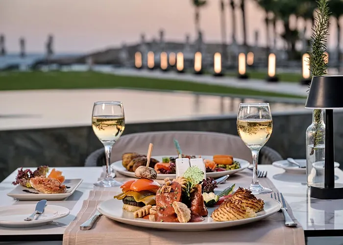 Luxe hotel: Chrysomare Beach Hotel & Resort