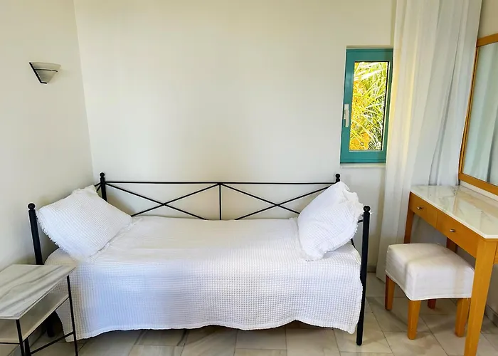 Hotel Plakures