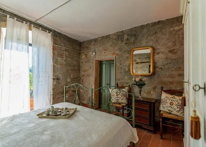 La Bandita - antica casa di campagna toscana con piscina, WIFI e splendida vista