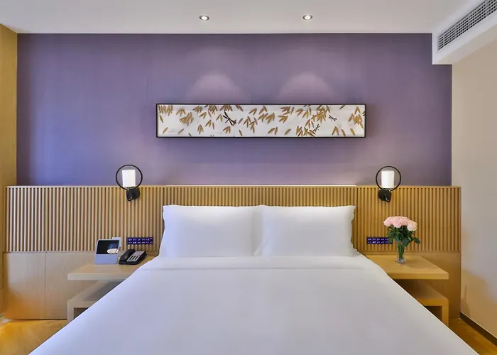 Crystal Hotel Jing'An Darongcheng Hutai Road