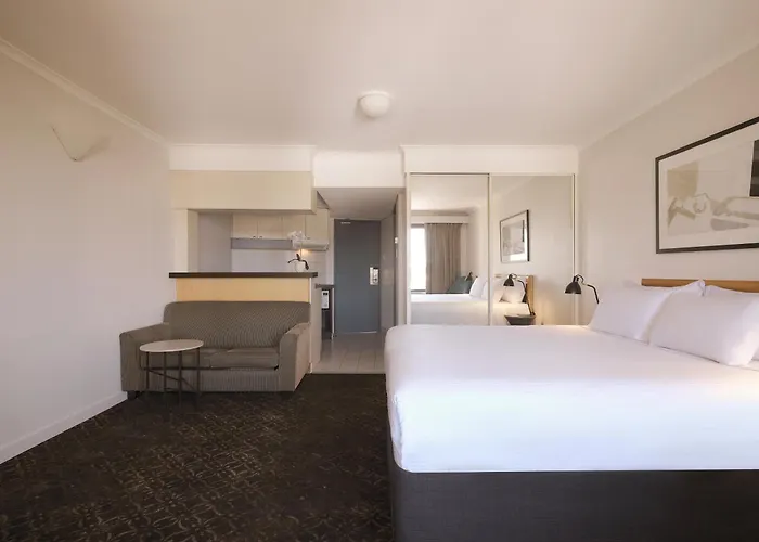 Hot Tub in Room Rendezvous Sydney The Rocks