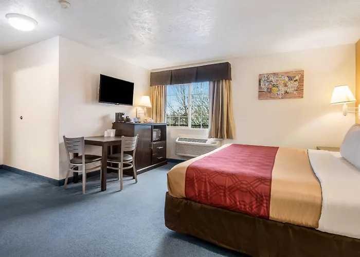 Hotel near College: Econo Lodge Corvallis Near University