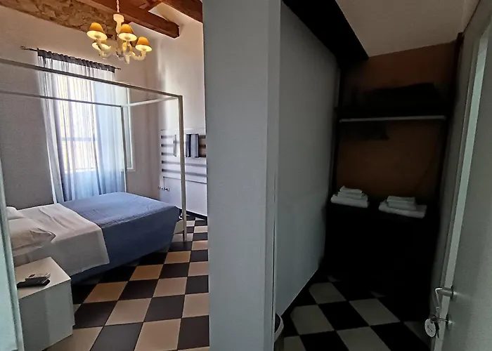 Manì Rooms