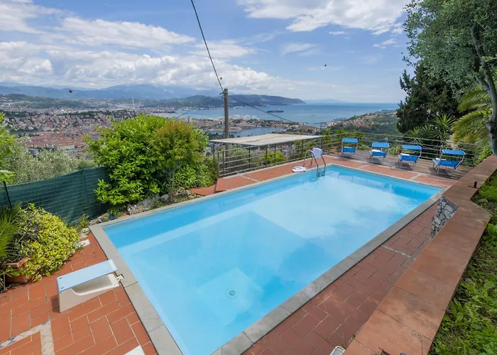 Villa le palme-Pool, garden, terrace&sea view
