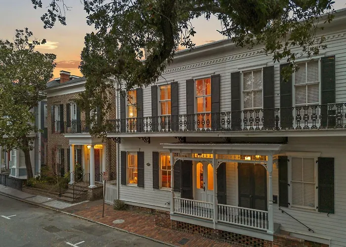 Washington Square Manor