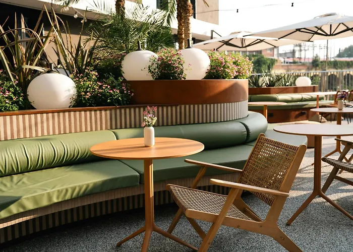 Social Hub Extended Stay