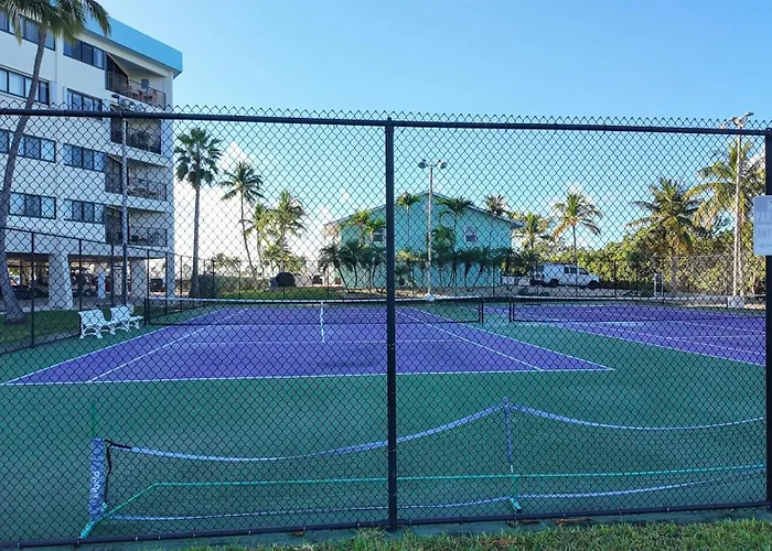 New Lagoon-Front Townhouse With Marina Day Dreams Key Largo