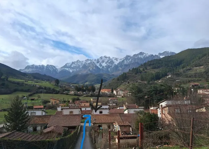 Mirando a los Picos de Europa
