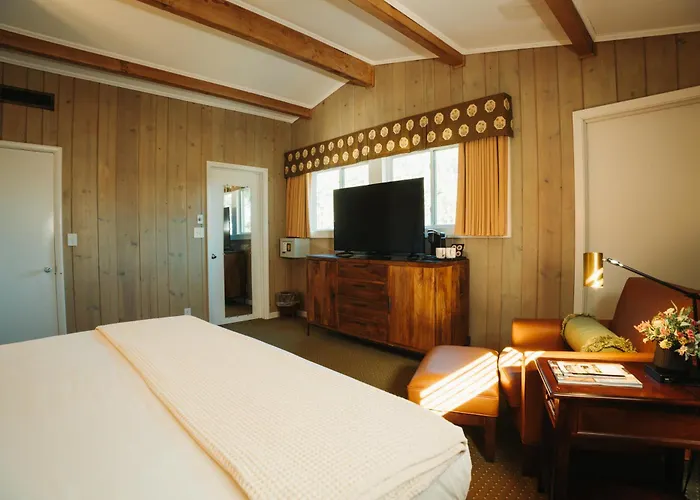 Pine Needles Lodge