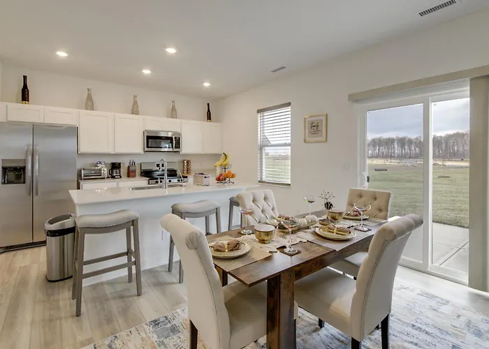 Great For Traveling Professionals! Indy Area Home