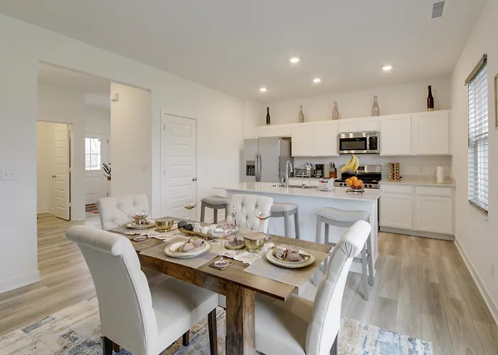 Great For Traveling Professionals! Indy Area Home