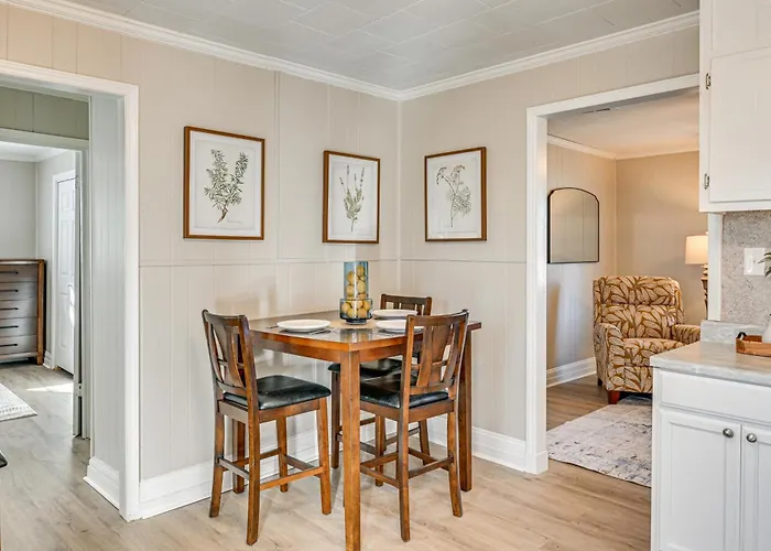 2 Mi To Uptown Lexington: Pet-Friendly Getaway!