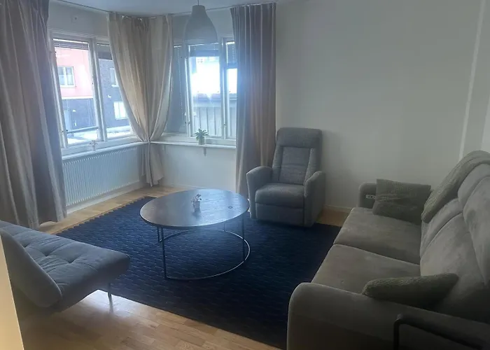 Cozy Apartments In Upplands Vaesby Floor 1