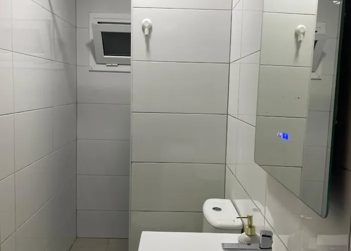 Private Room Next To Bcn Airport