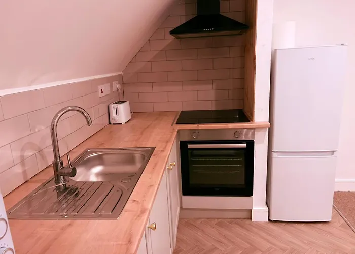 Premium Apartment With Dover Castle Views, Central Dover