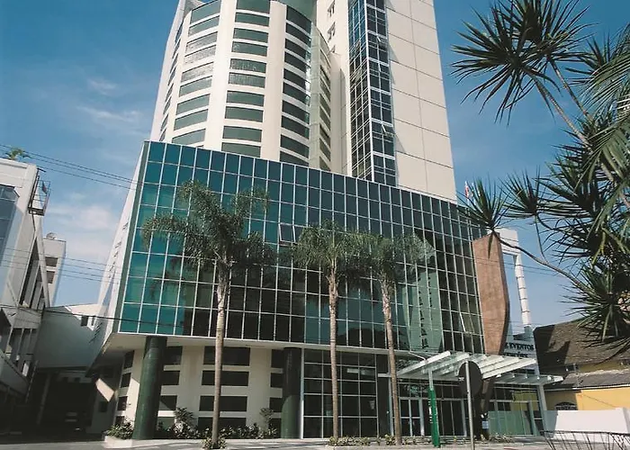 Hotel 4 estrelas: Bourbon Convention Hotel Joinville