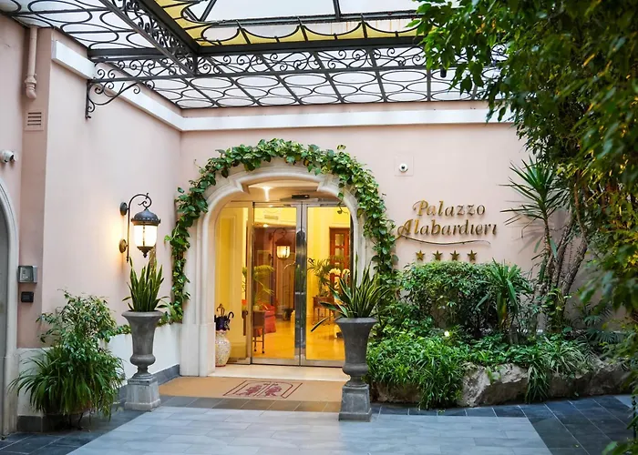  Palazzo Alabardieri