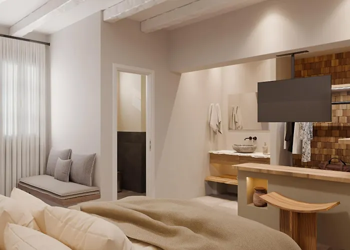 F Fine Suites - Adults Only