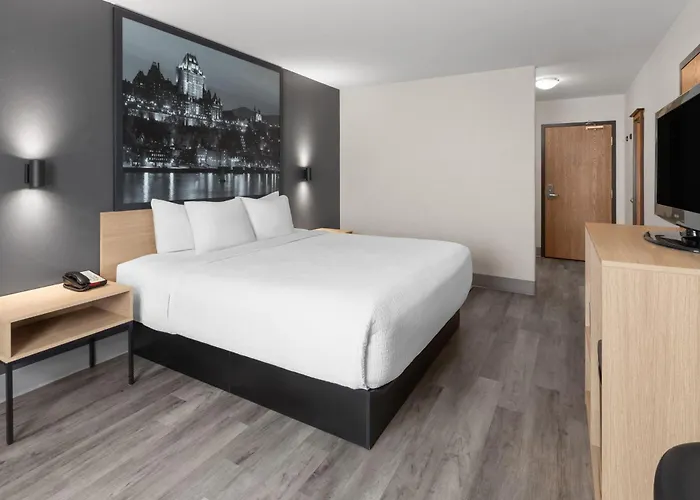 Super 8 By Wyndham Quebec City