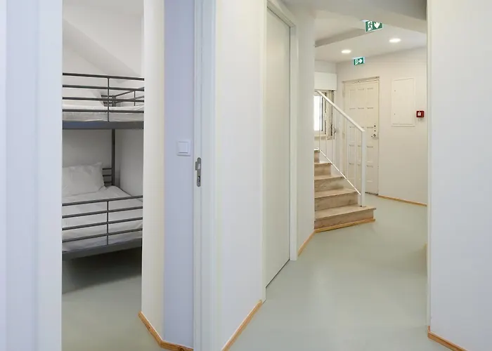 Help Yourself Hostels - Carcavelos Coast