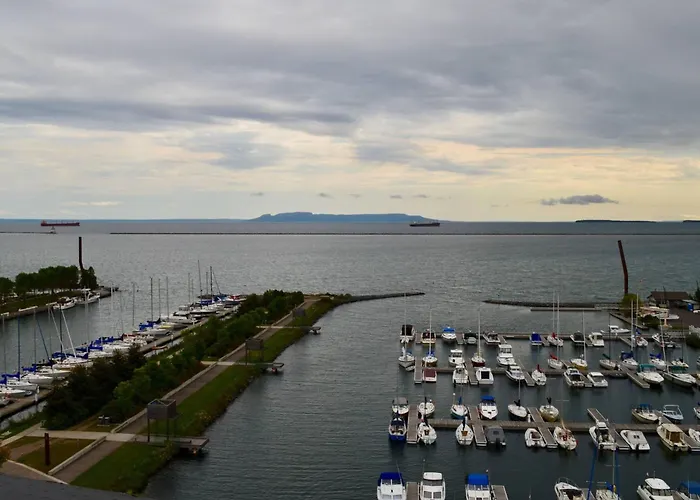 Ski hotel: Delta Hotels By Marriott Thunder Bay