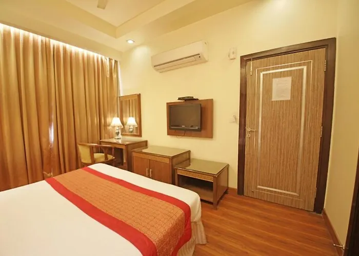 Picasso Paschim Vihar Delhi - Couple Friendly Local Ids Accepted