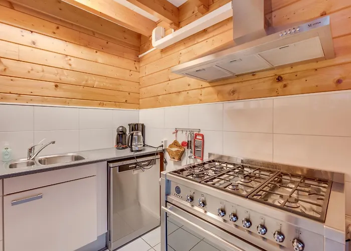 Strandhotel: Ride By The Sea Guesthouse