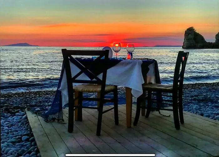 Seaside Dream View-Private Beachfront Terrace