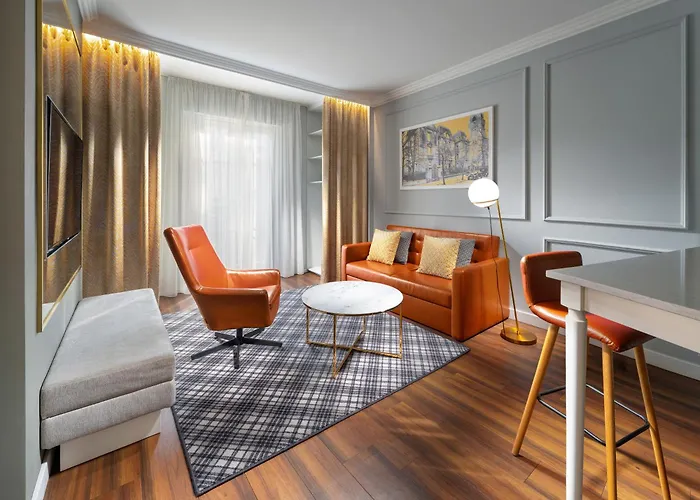Mamaison Residence Izabella