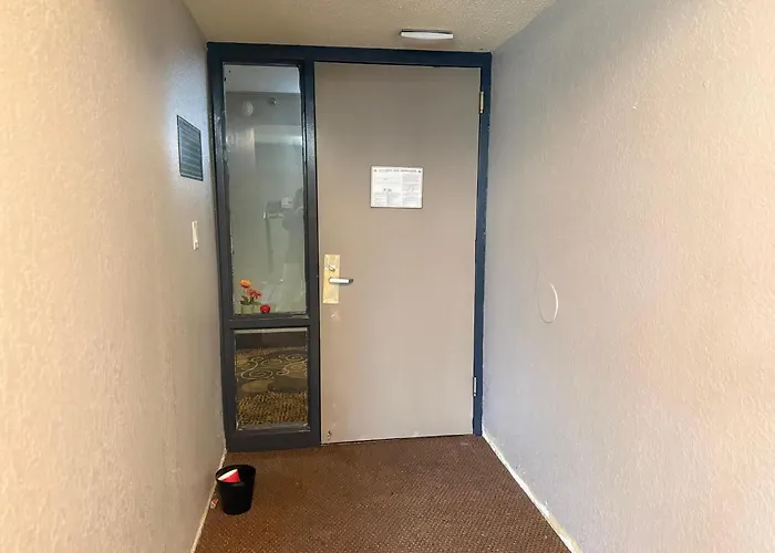 Kid friendly hotel Townhouse Near Hall Of Fame Canton I 77