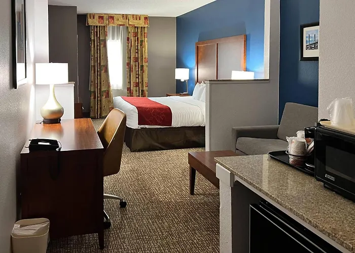 Hot Tub in Room Comfort Suites Louisville East