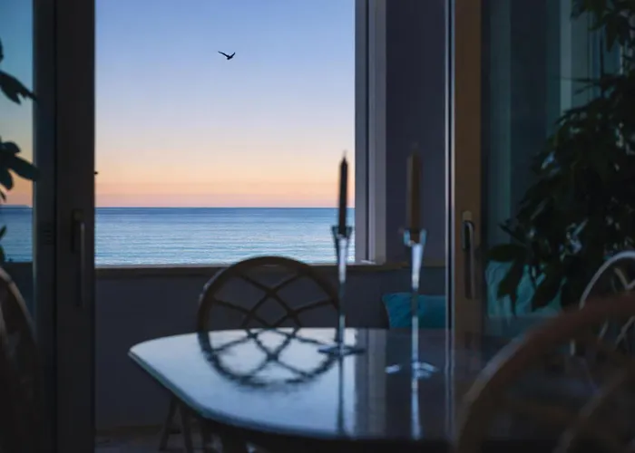 Villa Lilla sulla Spiaggia di San Vincenzo LUXURY