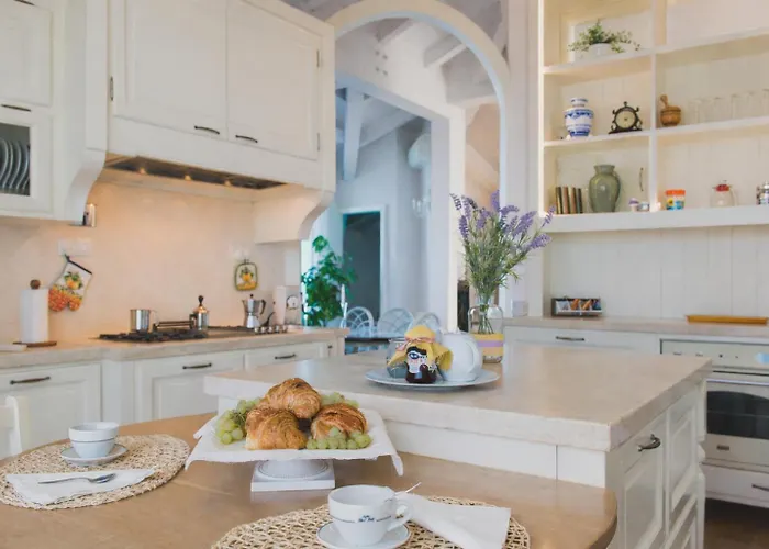 Villa Lilla sulla Spiaggia di San Vincenzo LUXURY