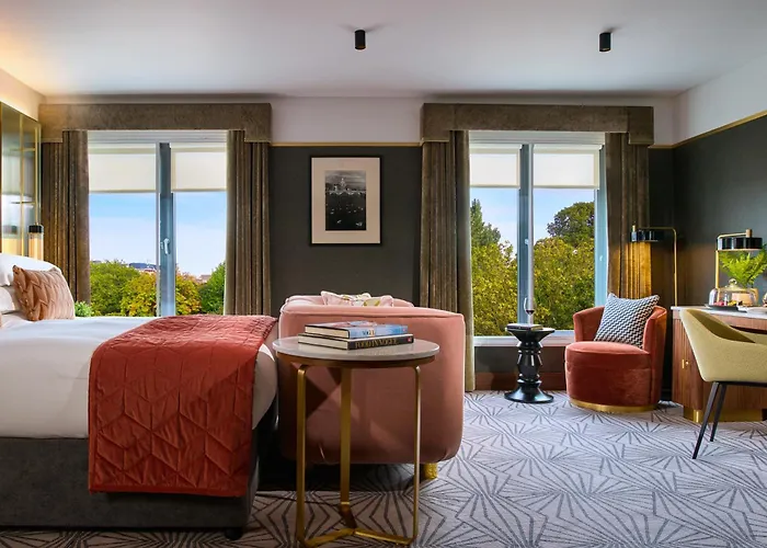 Casino hotel: The Fitzwilliam Hotel