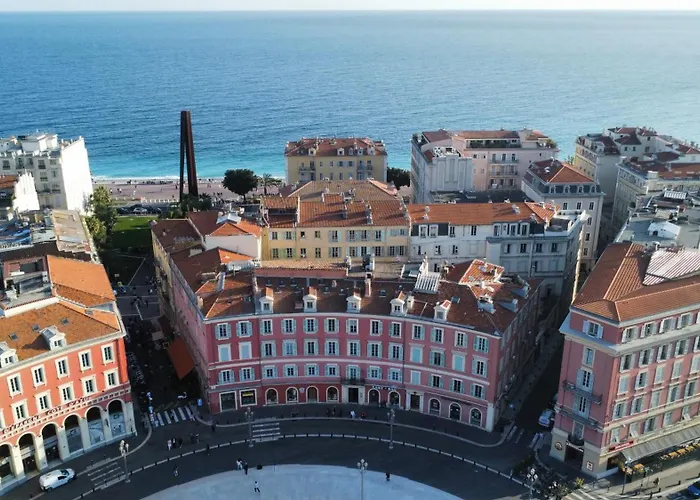 Hotel De La Mer