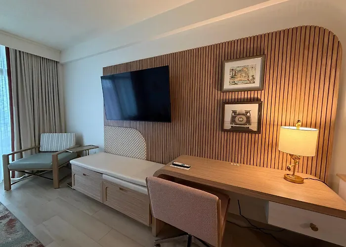 Beach hotel: Holiday Inn & Suites Virginia Beach - North Beach By Ihg