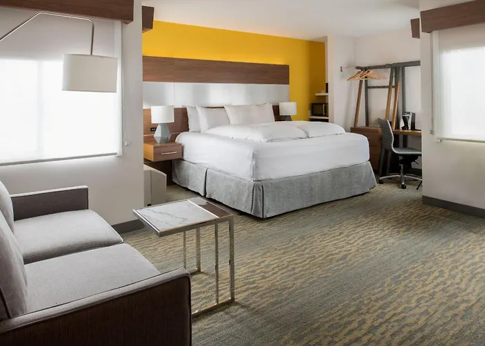 Staypineapple, Hotel Z, Gaslamp San Diego