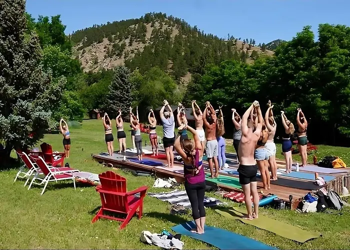 Foot Of The Mountain Motel