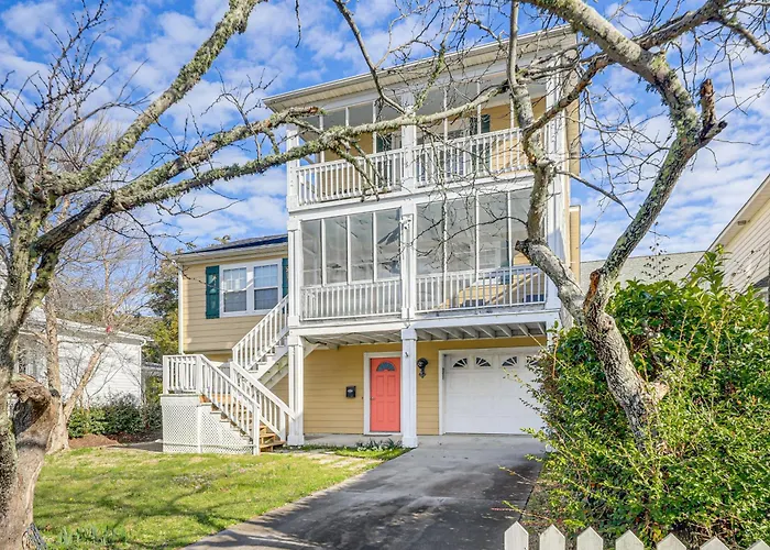 Beach, Pier Access! Pet-Friendly Crystal Coast Gem
