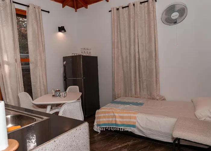 Star Apple Inn