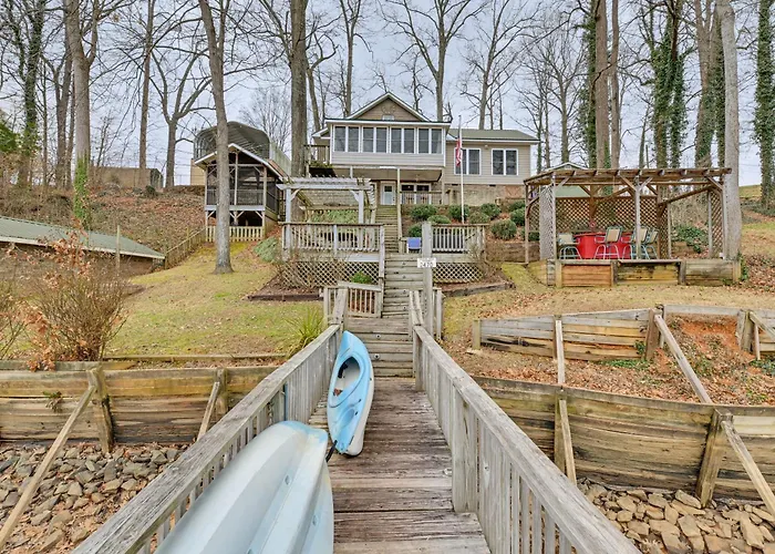 Lakefront, Hot Tub, Theater Game W/ Private Dock