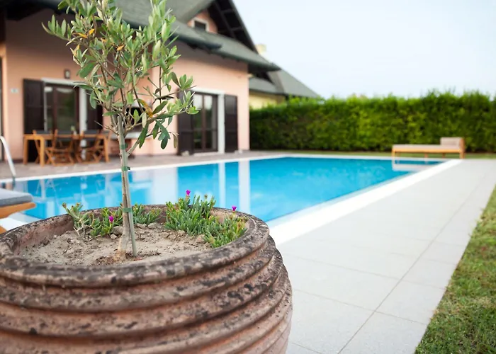 Villa Helena, Venetien, Exklusive Villa auf Privatinsel Albarella, 4 Bedrooms 8 Personen, 300 m Strand