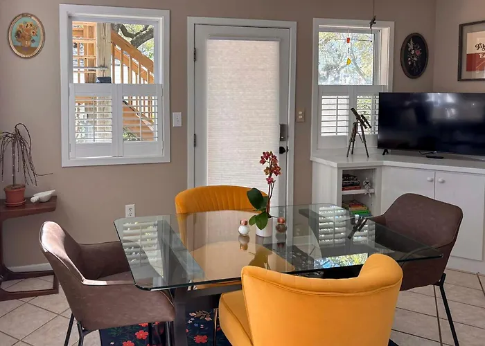 2 Mi To Atlantic Beach: Coastal Retreat W/ Deck