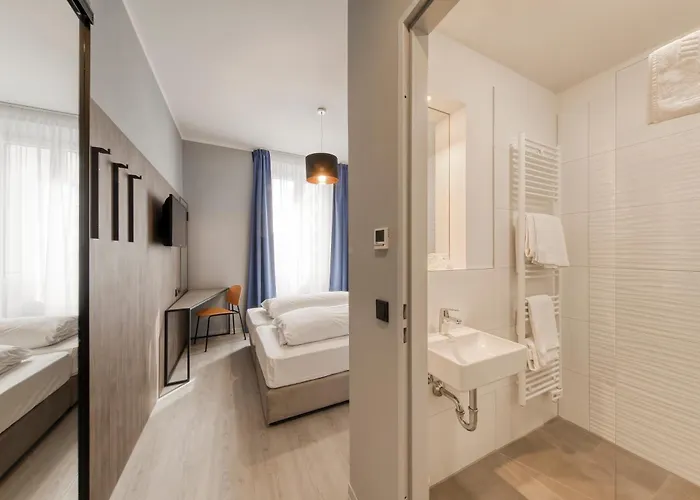 Hotel Am Smart Stay Station