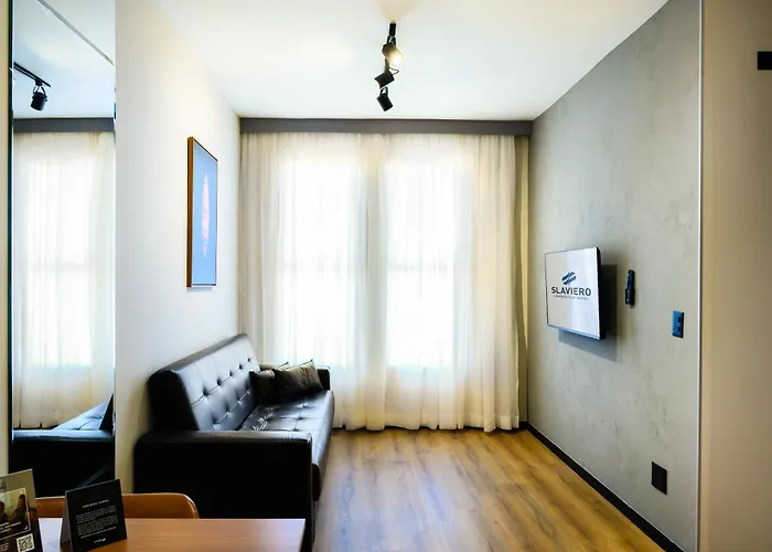 Slaviero Flat