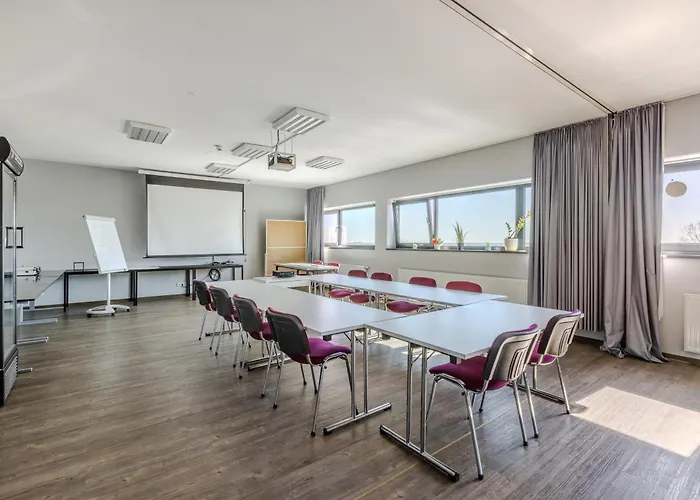 3-Sterne-Hotel: MEININGER Hotel Berlin Airport