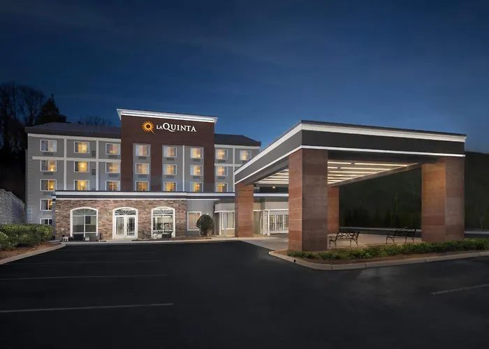 Resort: Country Inn & Suites By Radisson Asheville Downtown Tunnel Road