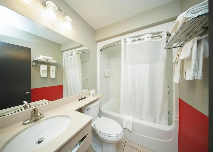 Motels Super 8 By Wyndham Kingston